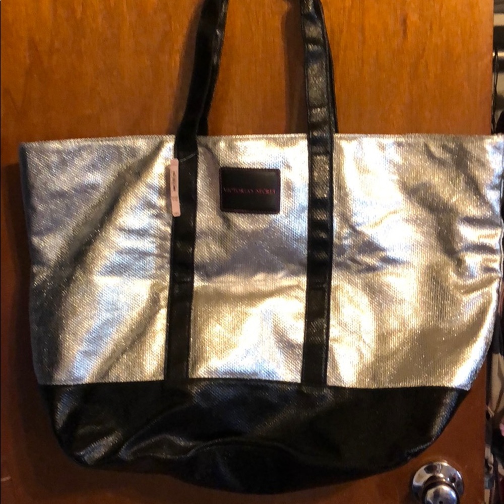 Victoria secret weekender bag